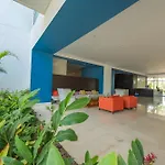 Condominio frente al mar con acceso directo a la playa Morros Ultra